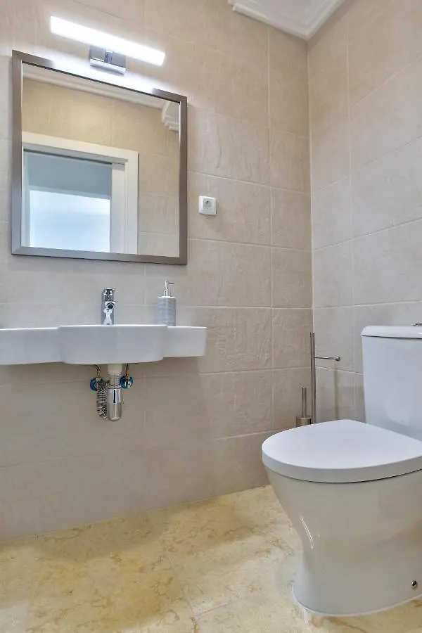 Casa Sunset - Beautiful Apartments In The Centre Of Alvor With Roof Terrace 0*,  Portugal